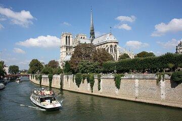 Notre-Dame Exterior Private Tour & Sainte-Chapelle/Crypt entry