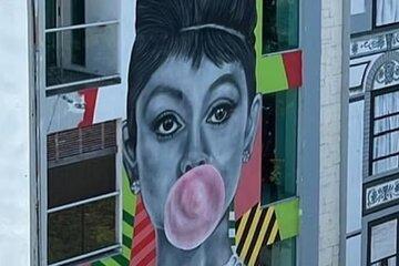 Street Art and Shopping Tour in Playa del Carmen