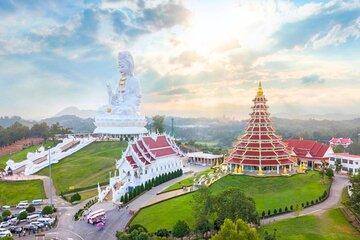 Chiang Rai White, Red and Blue Temples Tour + Lunch (Chiang Mai)