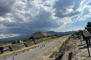 Balloon Flight over Teotihuacan with Breakfast