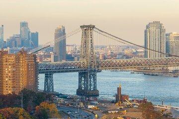 Brooklyn Street Art Bridge Views and Waterfronts
