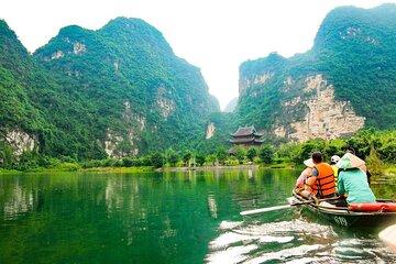 Hanoi: Hoa Lu Mua Caves and Trang An Grottoes Private Day Tour