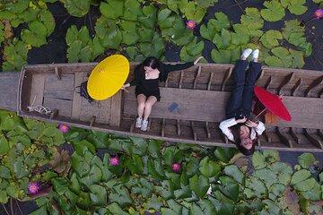 Red Lotus Pond Floating Market and Ayutthaya Historical Park