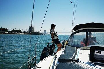Private Morning Sailboat Experience on the Tagus River