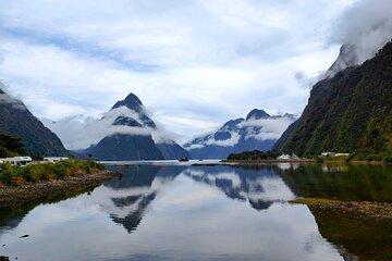 TeAnau to Queenstown via Milford Sound Tour with Cruise and Lunch