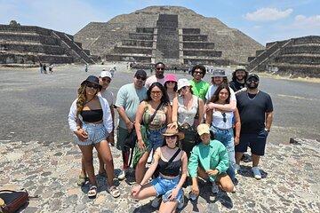 Guided Tour in the Pyramids of Teotihuacan with Breakfast
