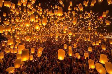 Chiang Mai Loy Krathong Lantern Festival