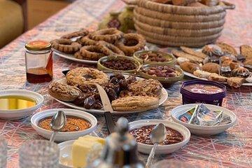 5 Hrs Best of Essaouira: Argan Oil, Horse Ride, & Moroccan Picnic