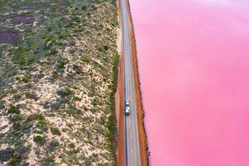 2 Day Pink Lake Tour in Pinnacles and Sand Dunes Japanese Guide
