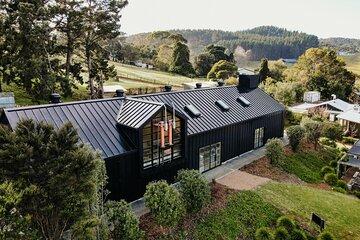Heke Brewery and Distillery Tour in Waiheke Island with samples