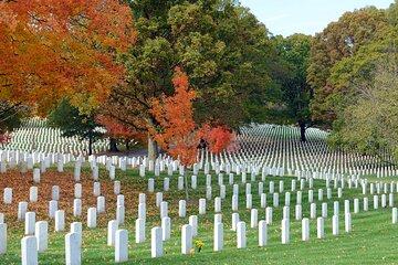 DC: Arlington Cemetery Walking Tour and Changing of the Guard