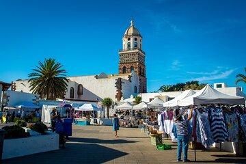 Teguise Market and LagOmar Half Day Tour in Lanzarote