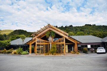 Pūkaha National Wildlife Centre Guided Tour from Wellington