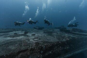 Two Tank Wreck and Drift Dive in Oahu