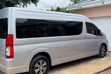 Arrive in Style Montego Bay Roundtrip Transfer
