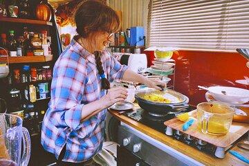 Private Spanish Cooking Class in London on a Houseboat
