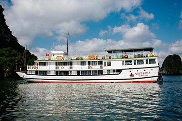 2 Day Bai Tu Long Bay Cruise with Kayaking and Cooking Class