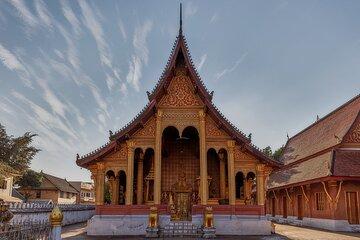 Explore Luang Prabang and Kuang Si Waterfalls