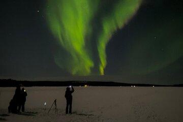 Rovaniemi Autumn Northern Lights Tour with Local Guides