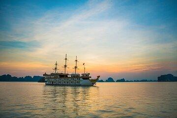 Hanoi: Dragon Legend Cruise 2-Day Bai Tu Long Bay Luxury Escape