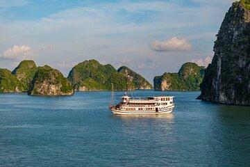 4 Star Cruise 3D2N Bai Tu Long Bay Voyage from Hanoi