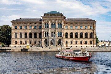 MegaCombo Hop-On Hop-Off Bus and Boat Tour in Stockholm