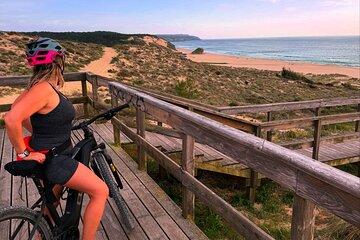 From Lisbon Premium E-Bike Tour in Sesimbra with Regional Picnic