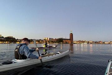 Stockholm by Night: Guided Winter Kayak with Dry Suit