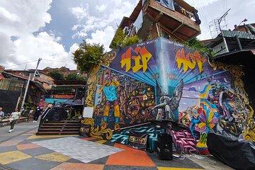 Comuna 13 Graffiti and Culture Tour with Metro Cable