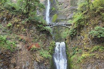 Portland + Columbia Gorge Waterfalls: The Best of Both Worlds!
