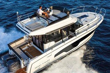 Jakarta: Private Yacht to Asha Resort with Fishing and Snorkel