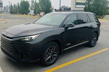 Calgary to Banff, Canmore, Lake Louise, Luxury Lexus TX