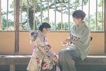 Okayama Castle & Korakuen Garden Walking Tour & Japanese Sweets