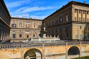 Skip-the-Line Uffizi Gallery and Pitti Palace with Host Entrance