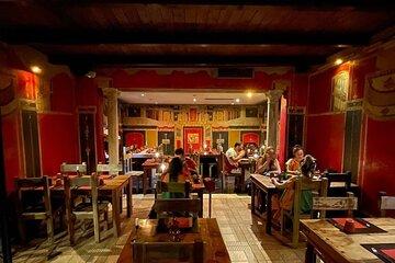 Pompeii Archaeological and Gastronomic Tour with Lunch