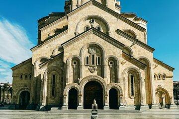 Tbilisi : Private Chronicles of Georgia, Holy Trinity and Wine