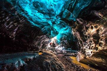 Iceland 5-Day Trip: Ice Cave, Glacier Lagoon & Northern Lights
