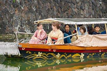 Kimono Experience & Aoi Boat Ride in Historic Sunpu castle Tour