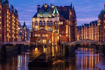 Hamburg: Speicherstadt, Elbphilharmonie Plaza & Boat Cruise