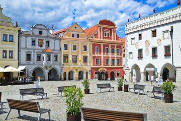 Transfer from Prague to Vienna with a Tour in Český Krumlov