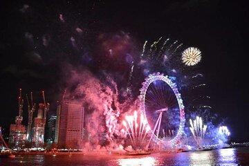 NYE Thames Dinner And Cruise Fireworks aboard Sapele