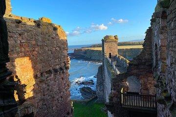Castles, Coastline and Whisky Tasting Private Tour from Edinburgh