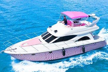 Pink Yacht Charter Barbie Maxum Miami Yacht Tour