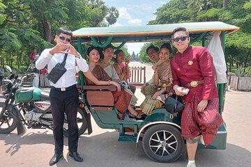 Angkor Wat Private Tour by Tuk Tuk with English Speakig Driver