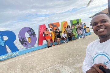 Howie's Island tour with sloth or monkey experience in Roatan