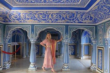 Personalized Photoshoot Experience at Jaipur's City Palace