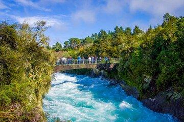 Hobbiton with Huka Falls and Taupo DeBretts Hot Springs Day Tour