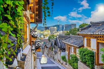 Bukchon Hanok Village Seoul Walking Tour with Audioguide