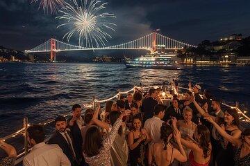 Istanbul New Year’s Eve Dinner and Party Cruise on Bosphorus