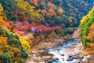 Sagano Train and Kiyomizudera Temple Tour in Osaka